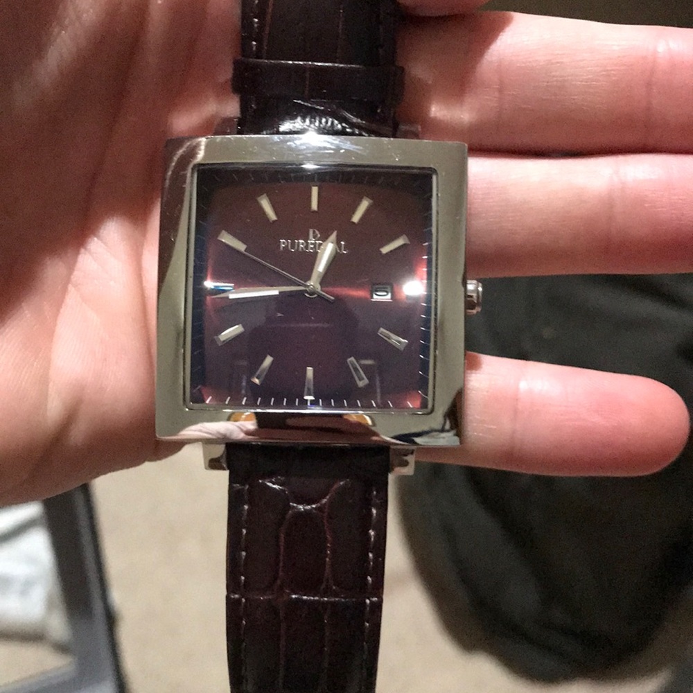 Watch - Picture 2 of 3